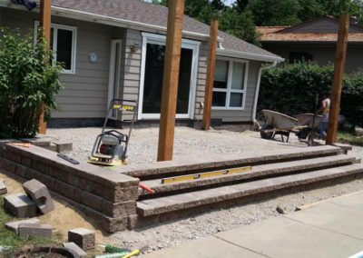 custom-backyard-paved-patio-deck-with-stairs-001