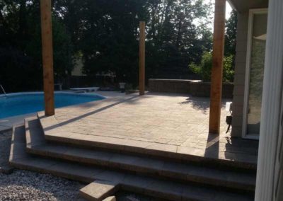 custom-backyard-paved-patio-deck-with-stairs-007