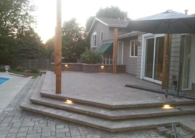 custom-backyard-paved-patio-deck-with-stairs-008