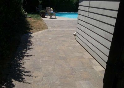 custom-backyard-paved-patio-deck-with-stairs-010