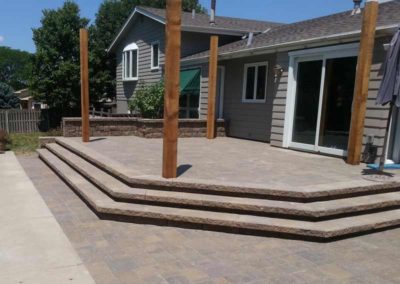custom-backyard-paved-patio-deck-with-stairs-013