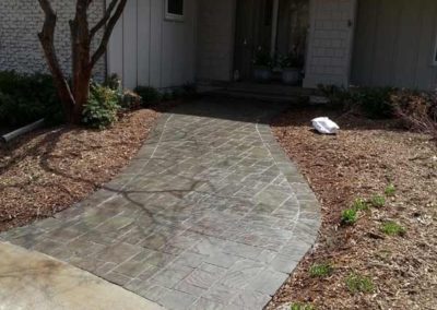dark-stone-paved-front-entry-walkway-002