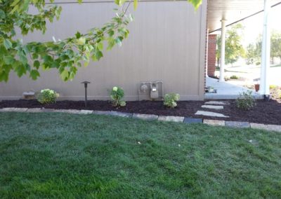 landscaping-mulch-stone-edging