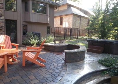 stone-capped-firepit-paved-backyard-patio-008