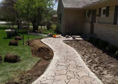 stone-paved-front-entry-walkway-001