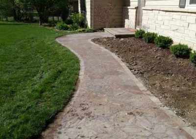 stone-paved-front-entry-walkway-005