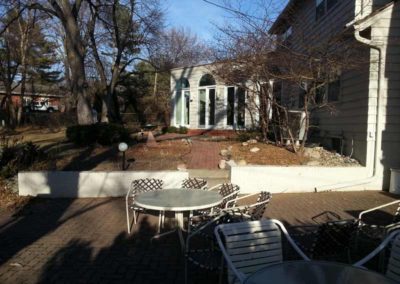 stone-paved-patio-retaining-wall-before-003